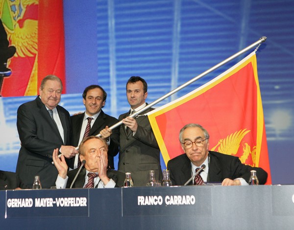 Predsjednik Savićević na prjiemu FSCG u članstvo UEFA. 