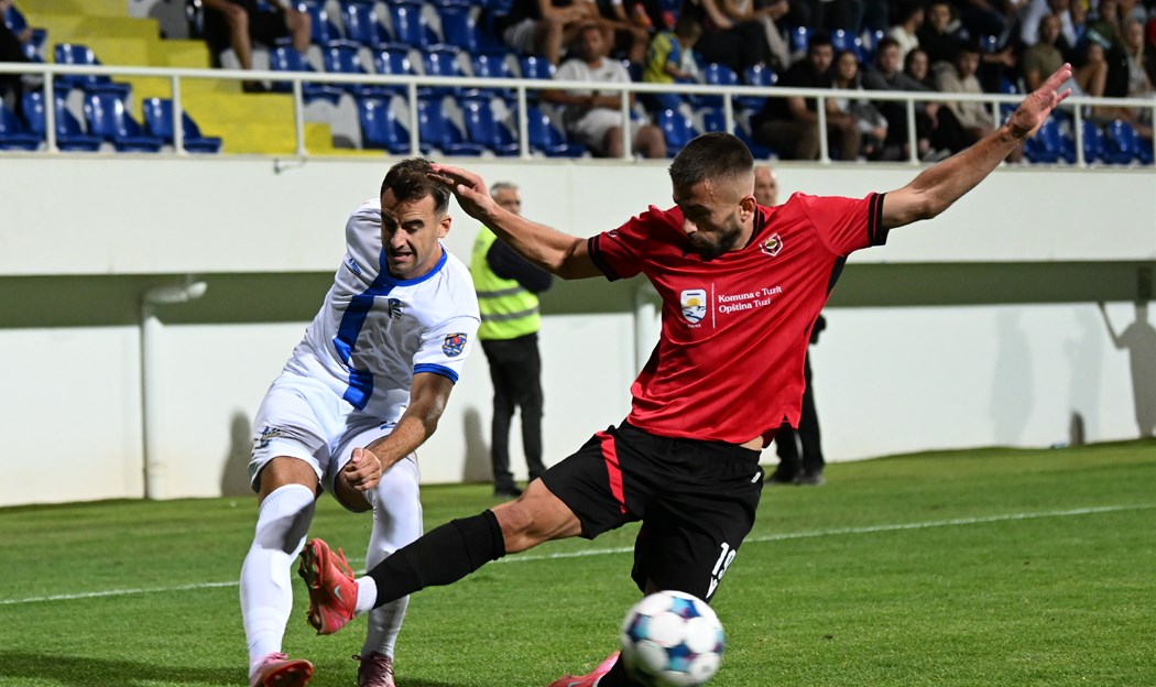 Dečić slavio u derbiju, remi u Baru