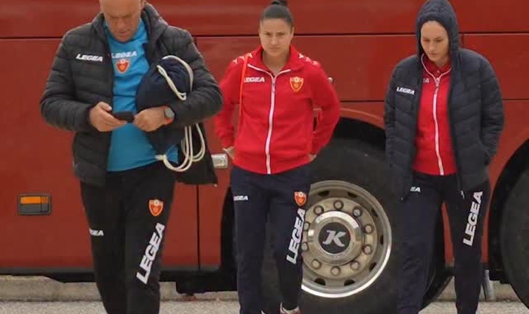 Trening naših djevojaka 🇲🇪 uoči prijateljske utakmice protiv Rumunije 🇷🇴