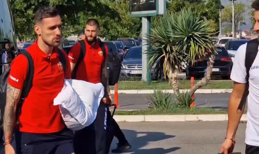 Crna Gora 🇲🇪 🛩️ Island 🇮🇸