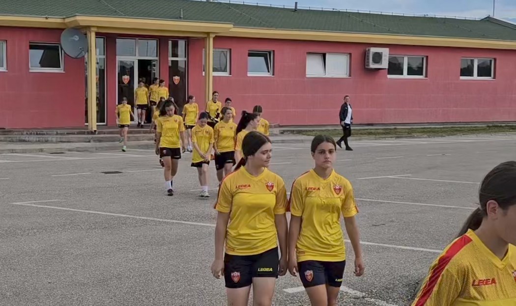 Naṣ̌e najmlađe reprezentativke počele su mini...
