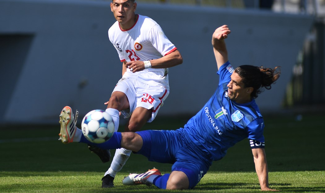 Remi Sutjeske, Mornar na minus dva